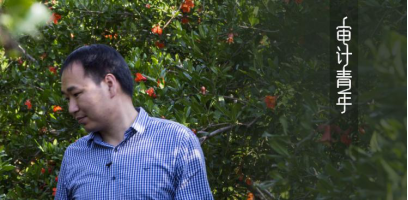 王洪濤：早上小伙子，晚上變“大叔”